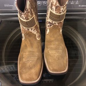 Boys Ariat Camo Cowboy Boots 5M - NWT!
